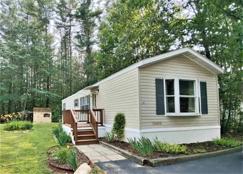 21 Colonial Village Somersworth NH 03878