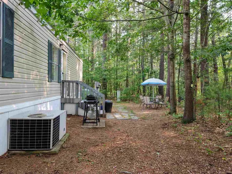 21 Colonial Village Somersworth NH 03878