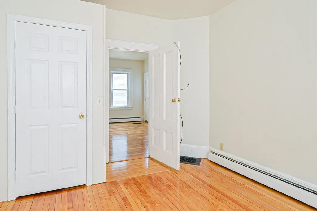 43 Kinsley Street Nashua NH 03060