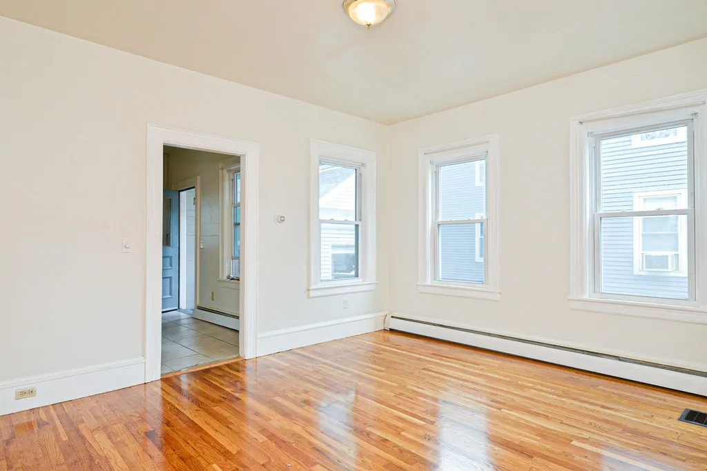 43 Kinsley Street Nashua NH 03060