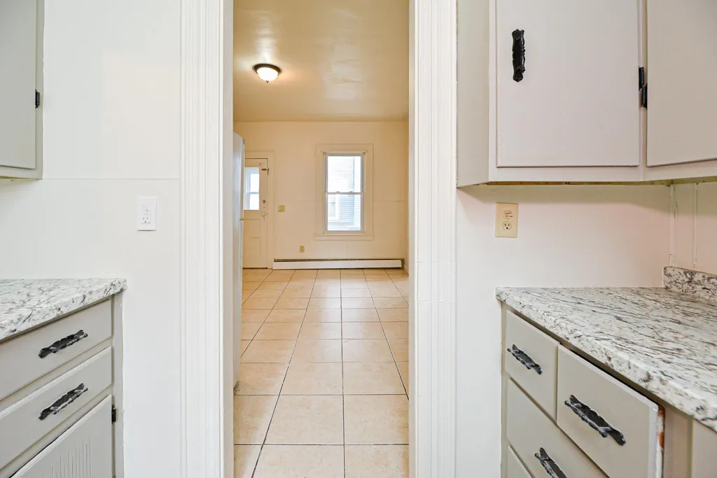 43 Kinsley Street Nashua NH 03060