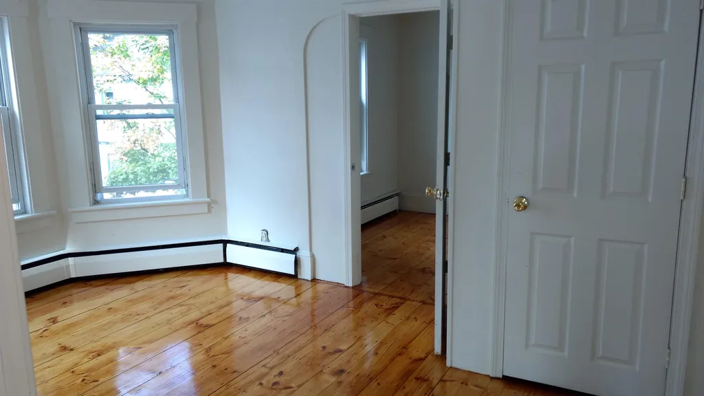 43 Kinsley Street Nashua NH 03060