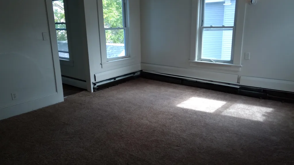 43 Kinsley Street Nashua NH 03060