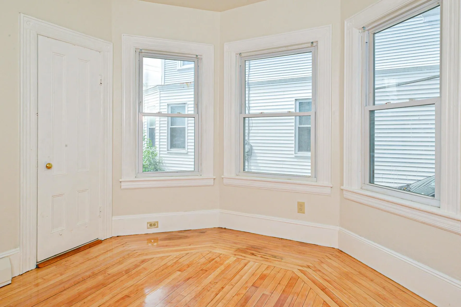 43 Kinsley Street Nashua NH 03060