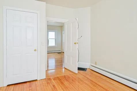 43 Kinsley Street Nashua NH 03060