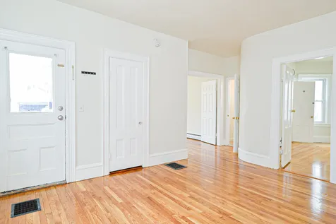 43 Kinsley Street Nashua NH 03060