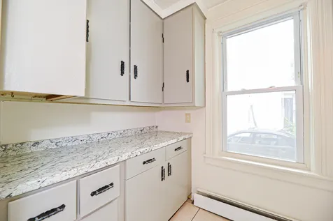 43 Kinsley Street Nashua NH 03060