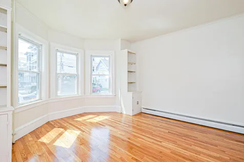 43 Kinsley Street Nashua NH 03060