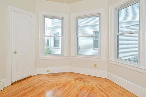 43 Kinsley Street Nashua NH 03060