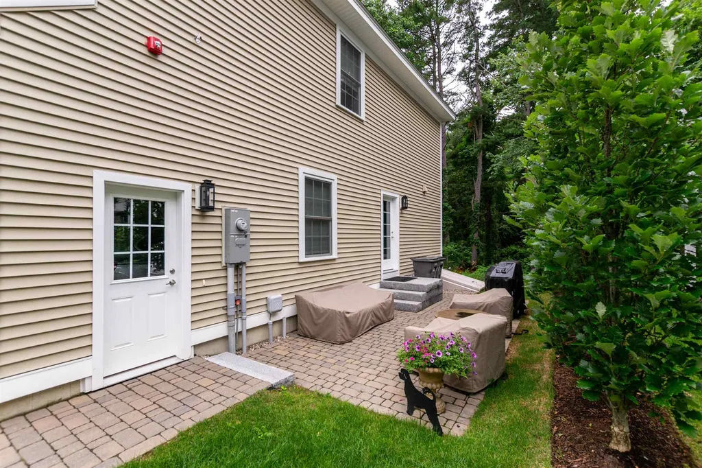 1163 Sagamore Avenue Portsmouth NH 03801