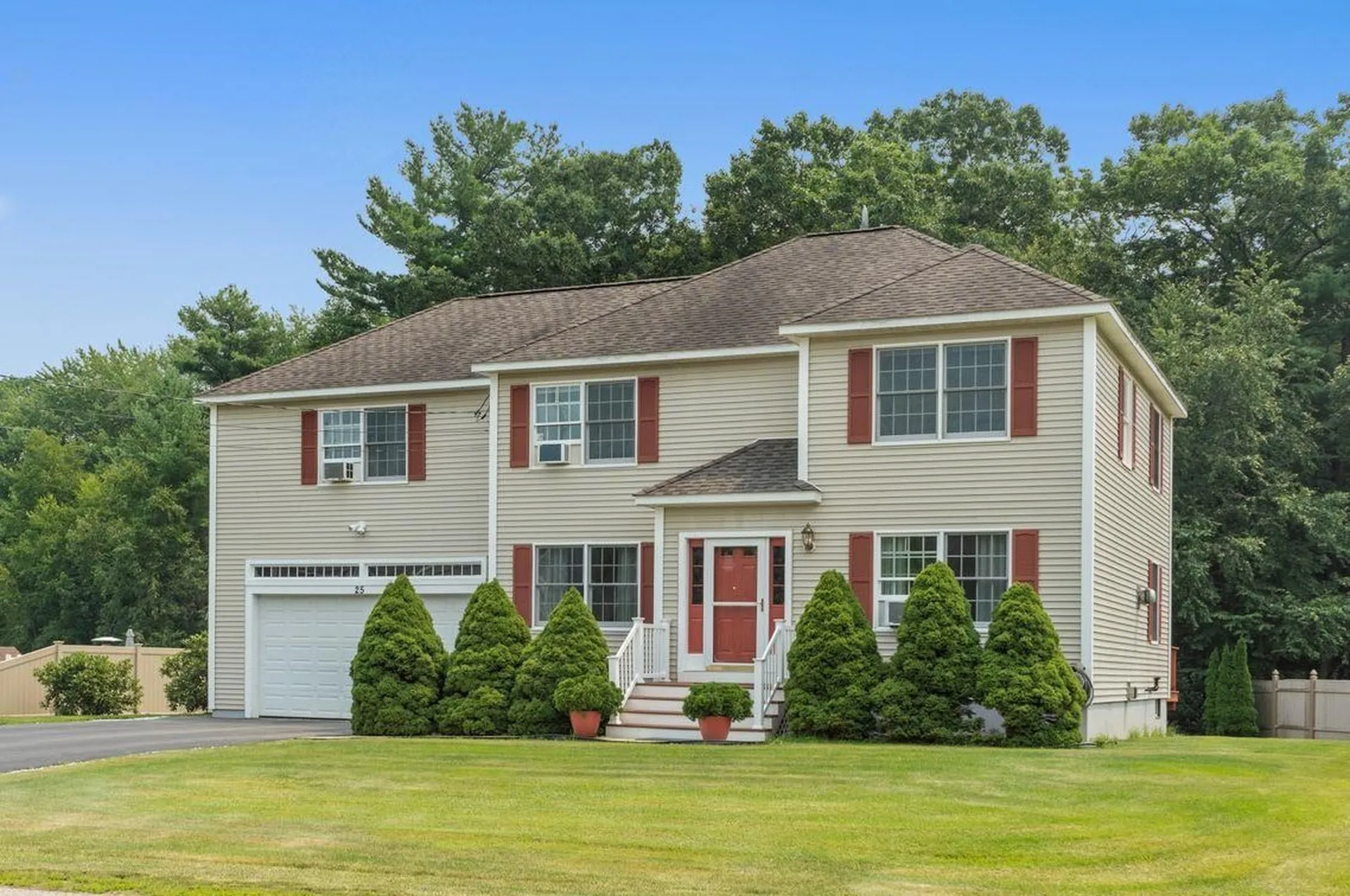 25 Belgian Drive Seabrook NH 03874