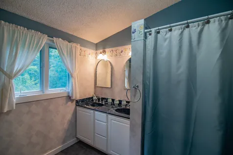 50 Island Pond Road Derry NH 03038