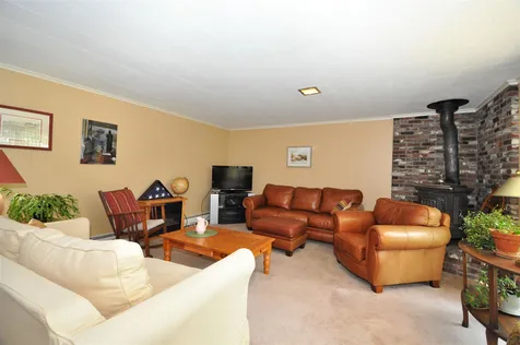 34 High Street Goffstown NH 03045