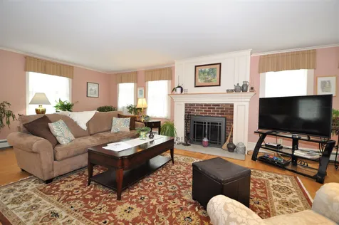 34 High Street Goffstown NH 03045