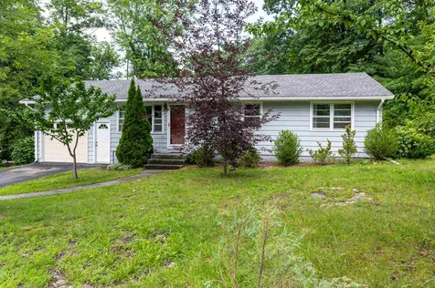 28 Timberline Drive Nashua NH 03062