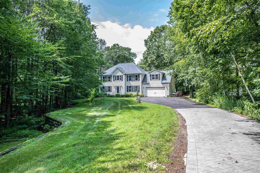 6 Normand Circle Bedford NH 03110