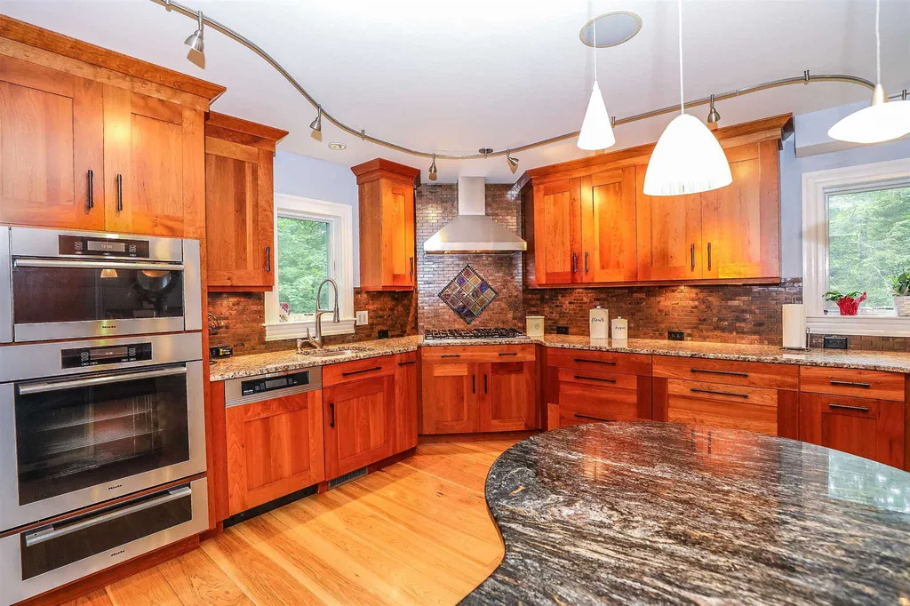 6 Normand Circle Bedford NH 03110