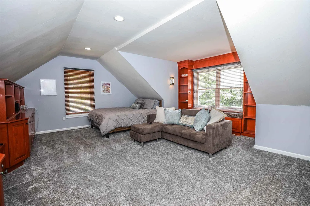 6 Normand Circle Bedford NH 03110