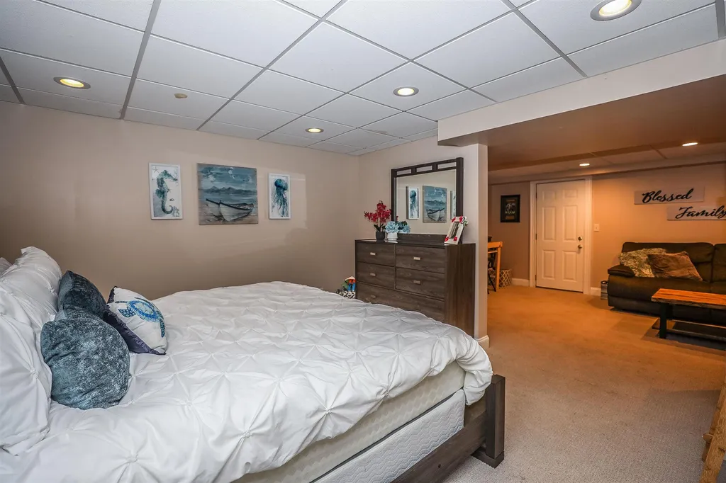 6 Normand Circle Bedford NH 03110