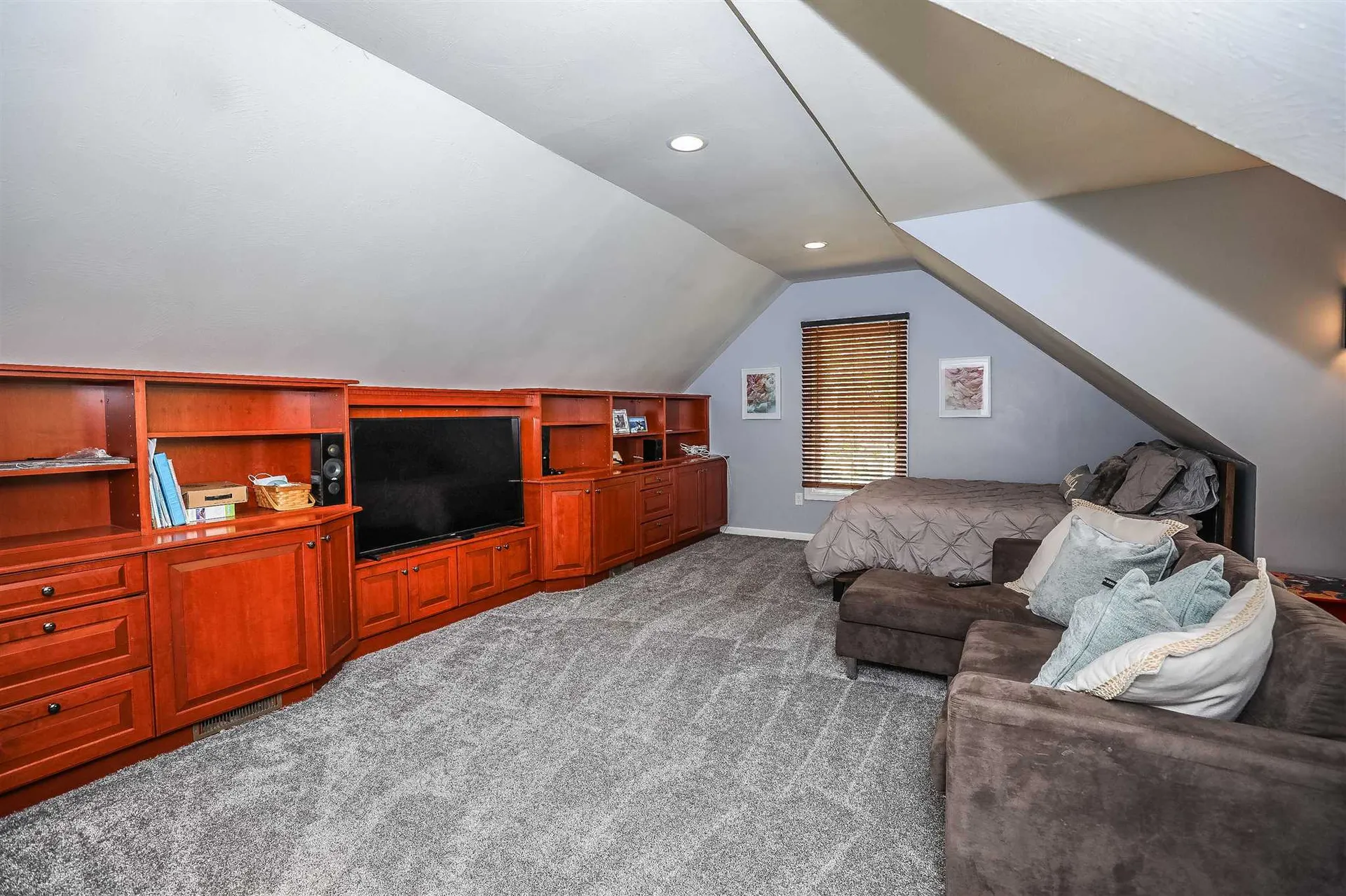 6 Normand Circle Bedford NH 03110