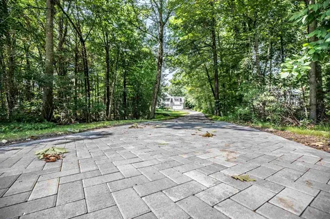 6 Normand Circle Bedford NH 03110