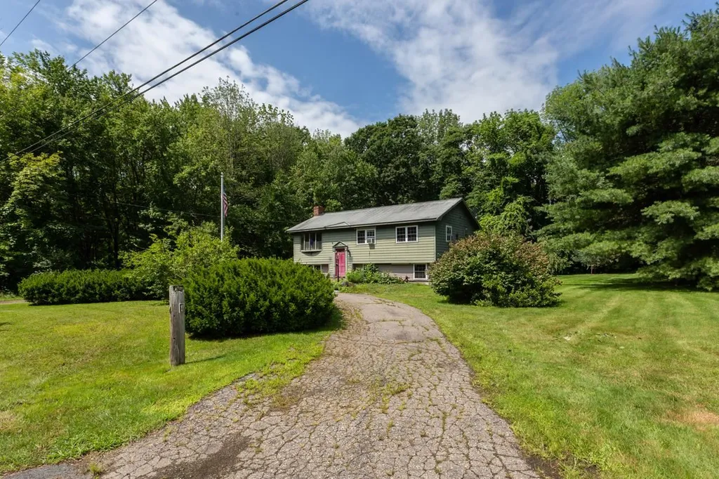 4 Longview Drive Hampstead NH 03841