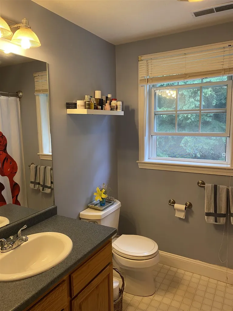 34 Ladyslipper Drive Newmarket NH 03857