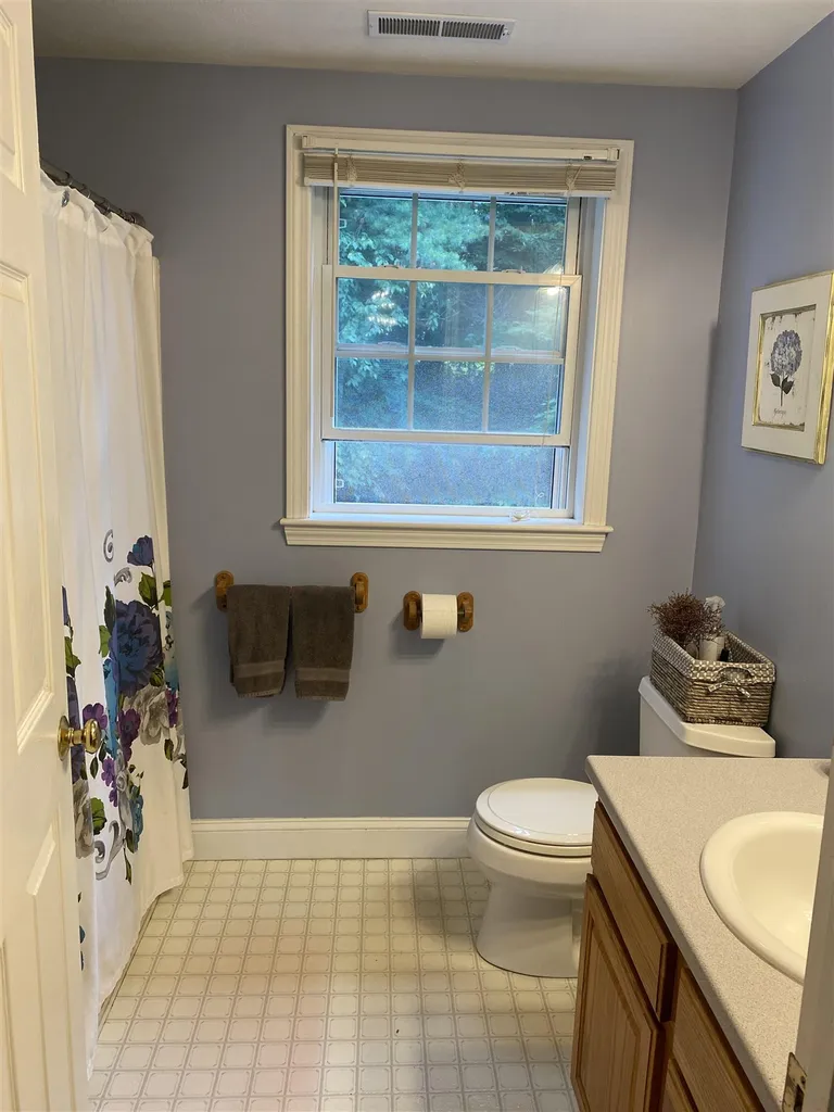 34 Ladyslipper Drive Newmarket NH 03857