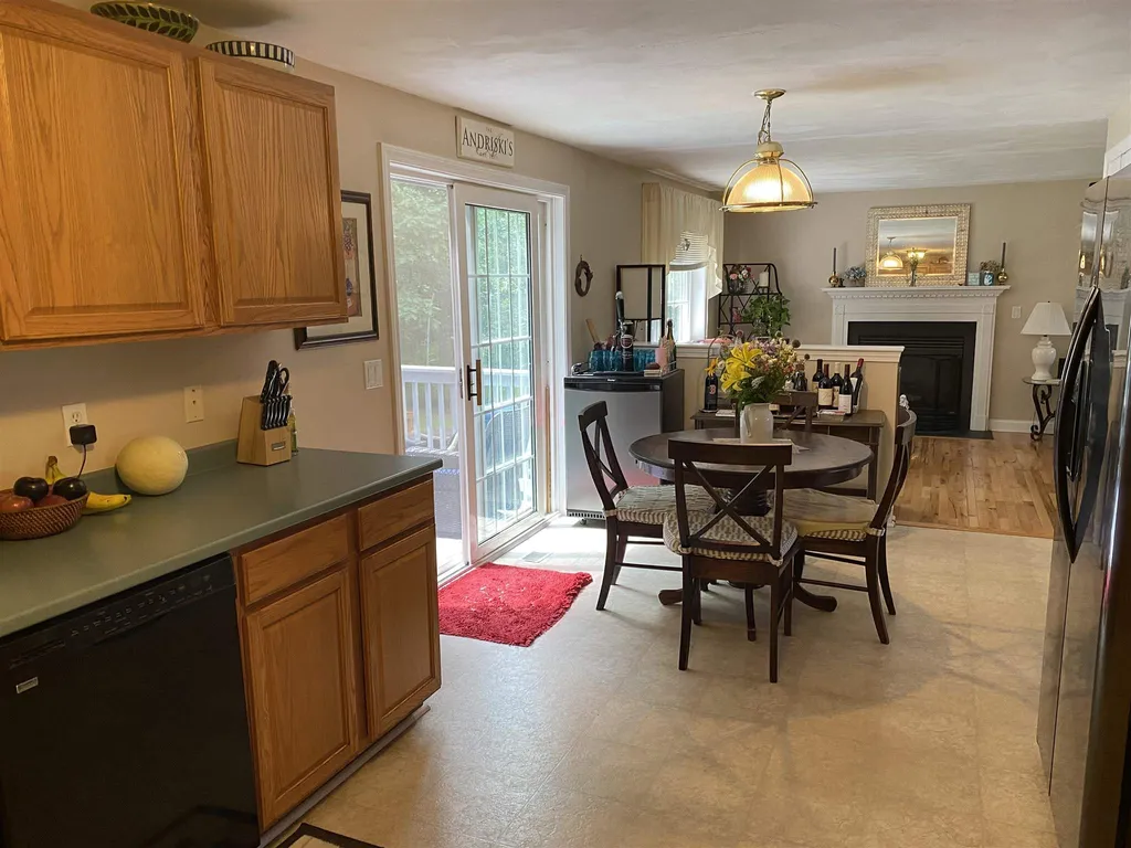 34 Ladyslipper Drive Newmarket NH 03857