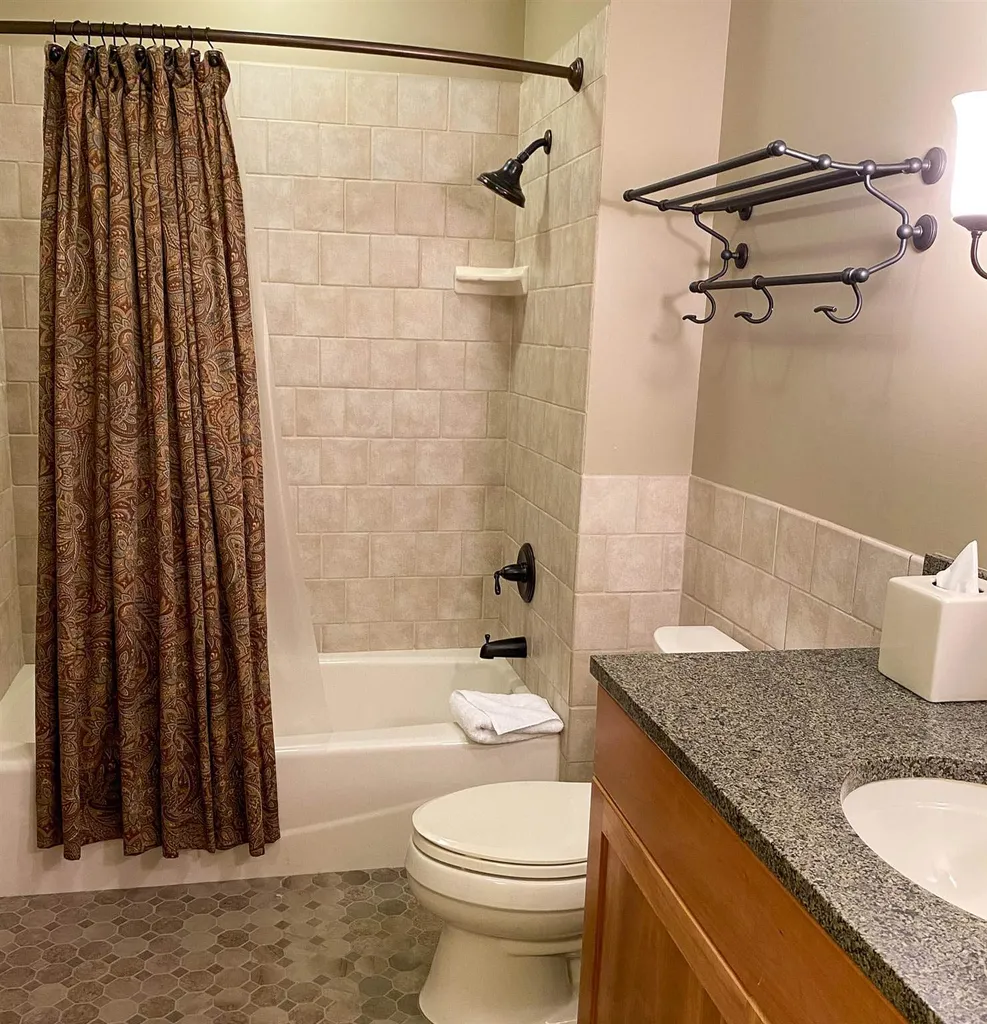 639/641 Jackson Gore Bixby House Ludlow VT 05149