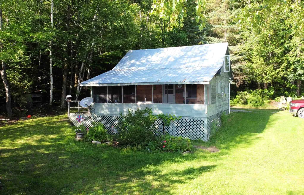 90 Camp Road Peacham VT 05862