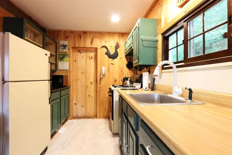 90 Camp Road Peacham VT 05862