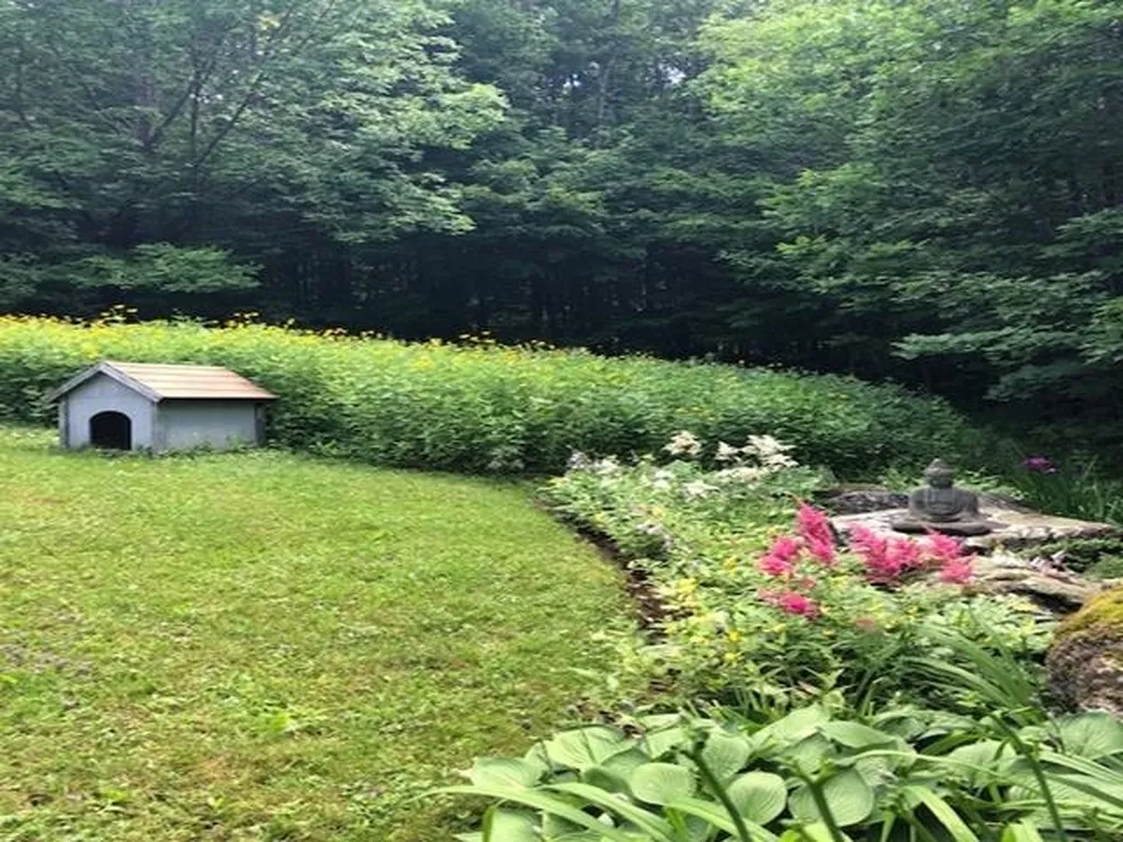 83 Kathy Meyer Road Warren VT 05674