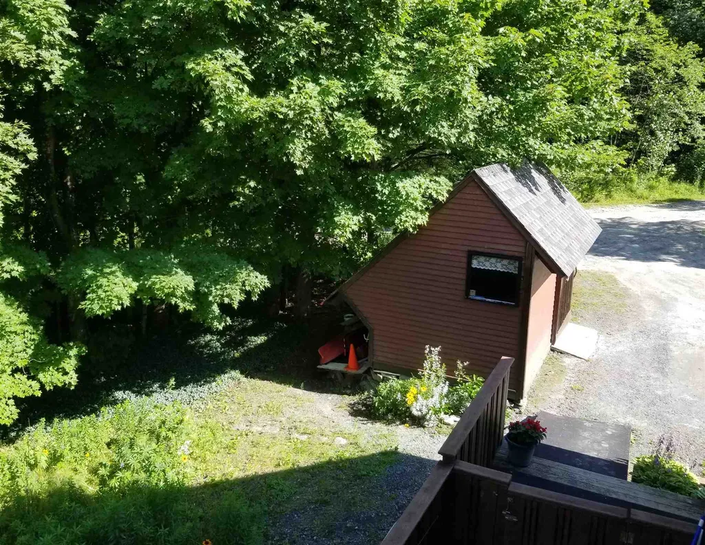 83 Kathy Meyer Road Warren VT 05674