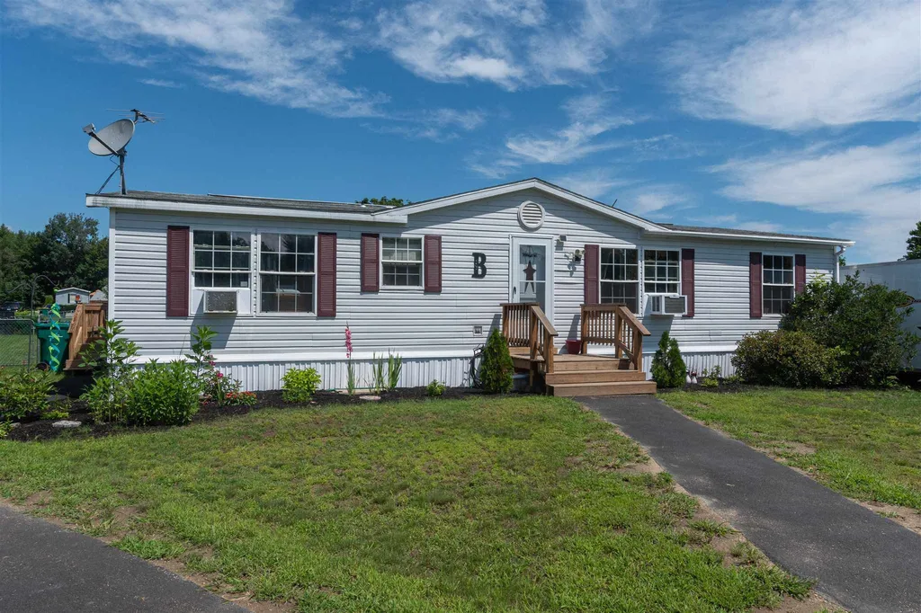 13 Cattail Place Rochester NH 03868