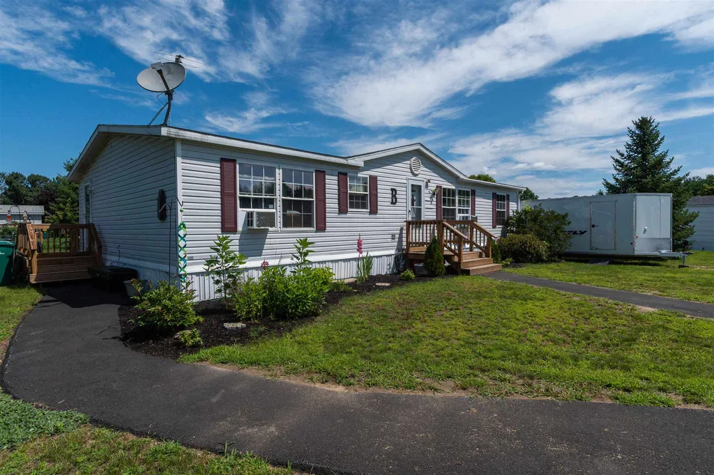 13 Cattail Place Rochester NH 03868