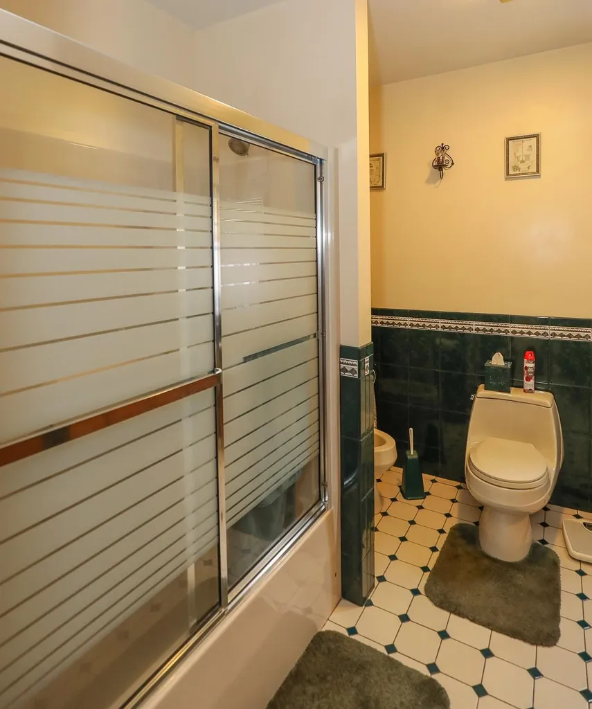 143-145 West Hollis Street Nashua NH 03060
