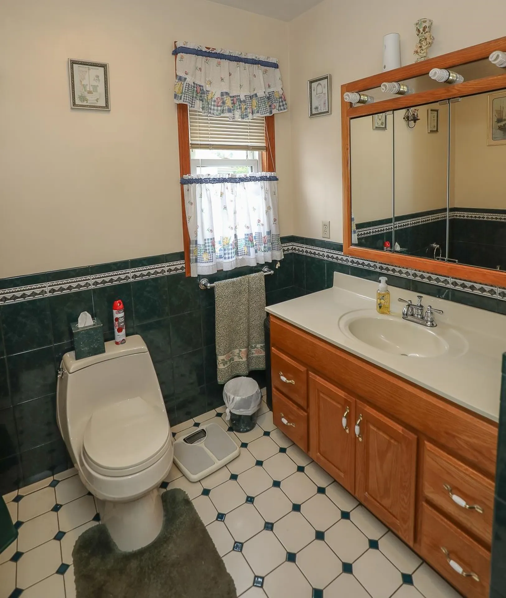 143-145 West Hollis Street Nashua NH 03060