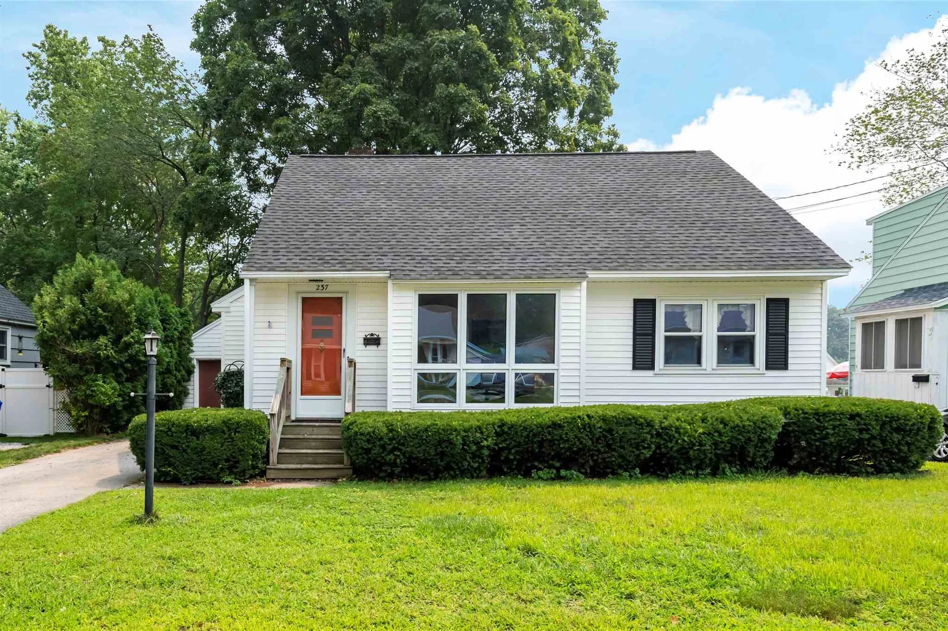237 Peak Street Manchester NH 03104