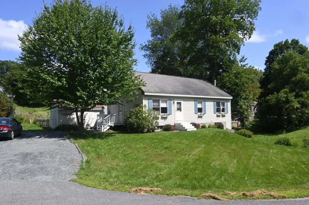 47 Ry-kris Lane Hartford VT 05001