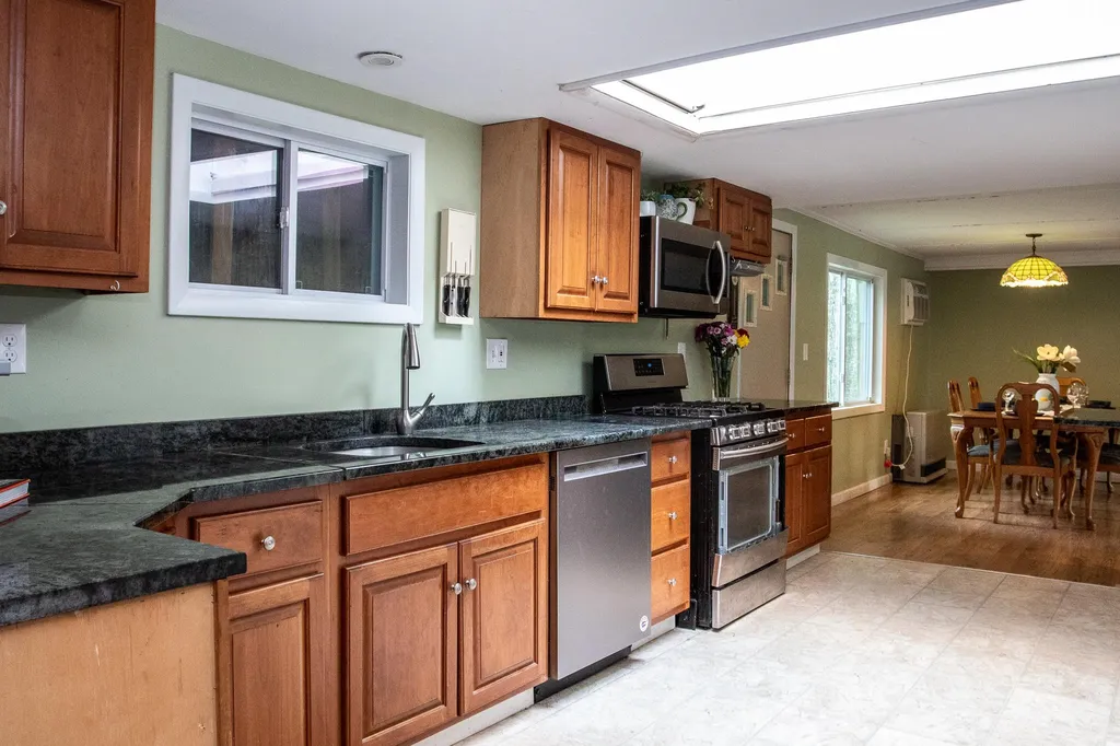 172 Cross Road Strafford NH 03884