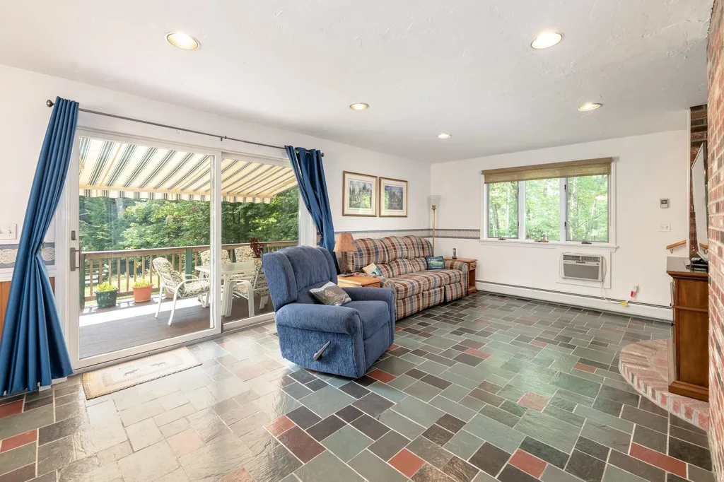 287 Paradise Drive Moultonborough NH 03254