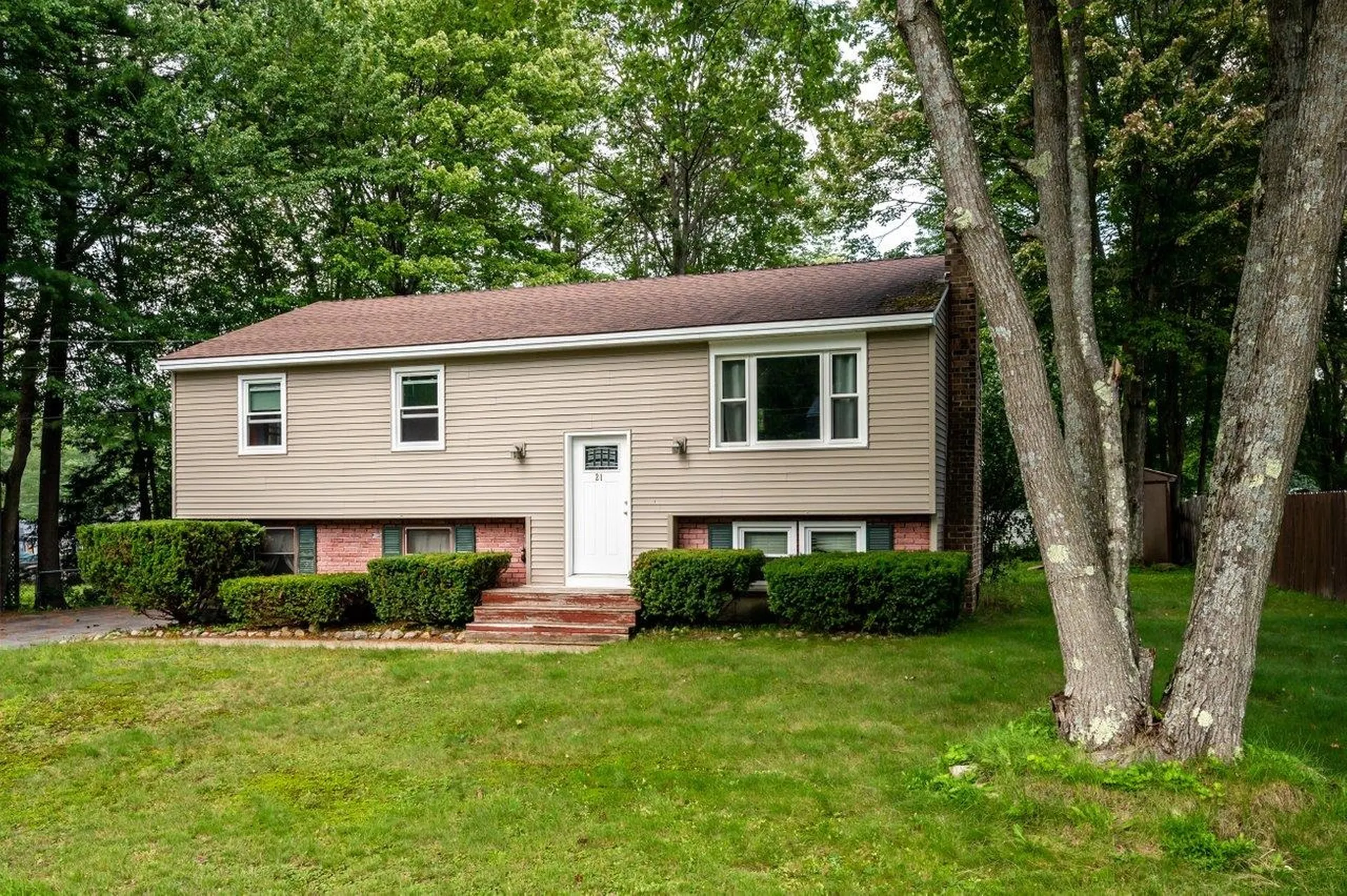 21 Rochester Avenue Rochester NH 03867