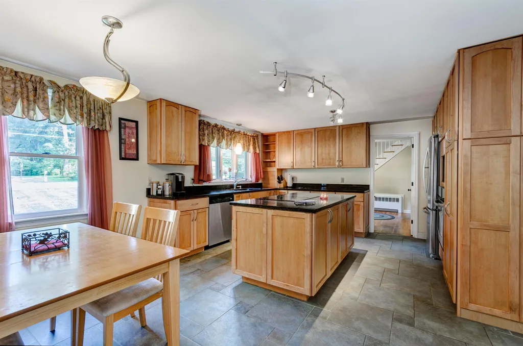 12 Ridgewood Drive Bow NH 03304