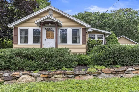 14 Brock Street Rochester NH 03867