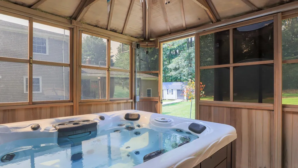 6 Kennedy Drive Pelham NH 03076