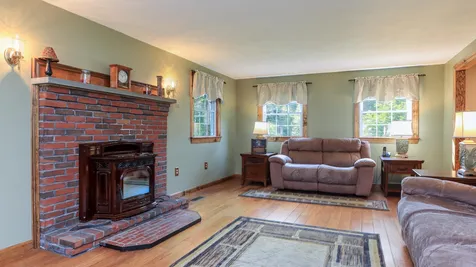 6 Kennedy Drive Pelham NH 03076