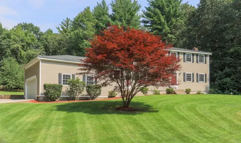6 Kennedy Drive Pelham NH 03076