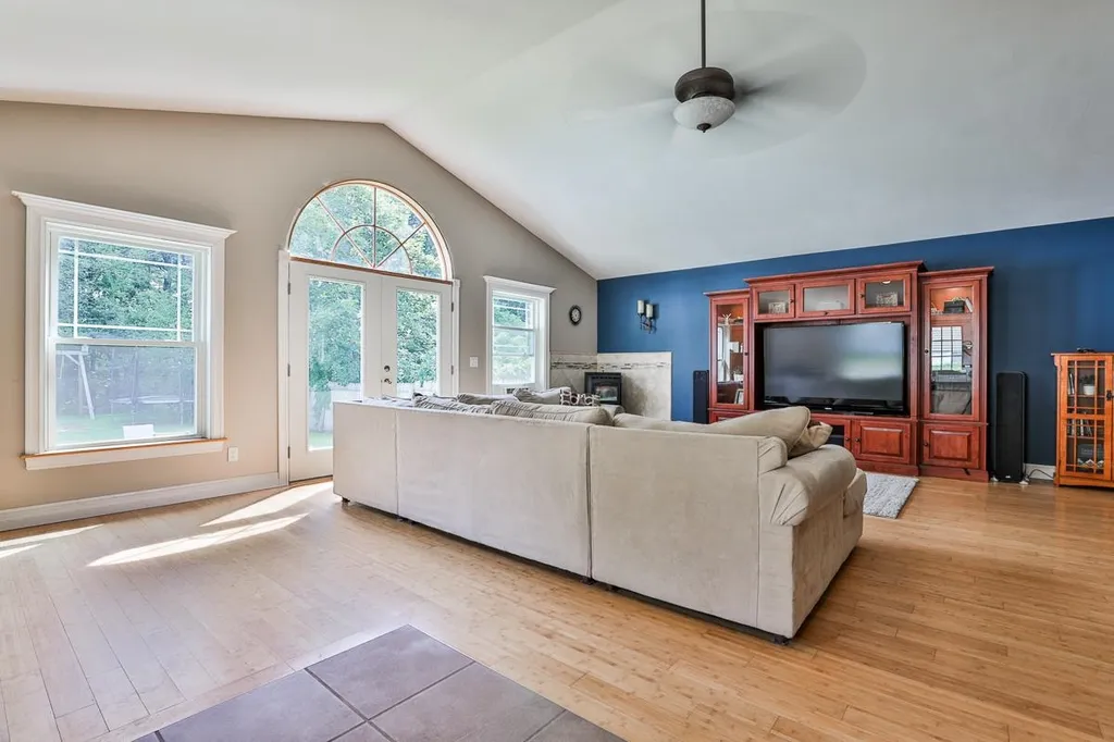 121 Bailey Avenue Manchester NH 03104