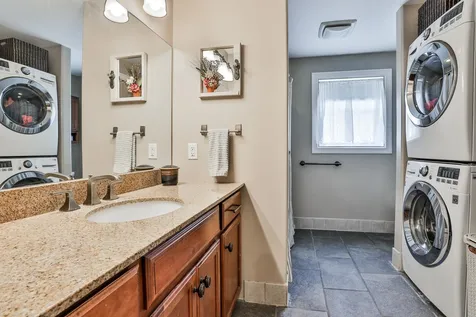 121 Bailey Avenue Manchester NH 03104